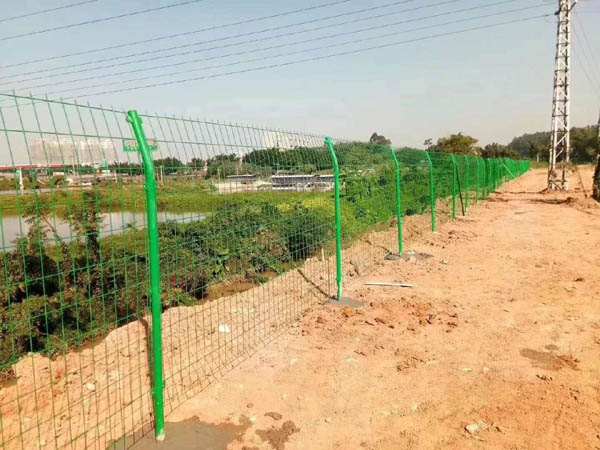 雙邊絲護欄網價格 雙邊絲護欄網價格