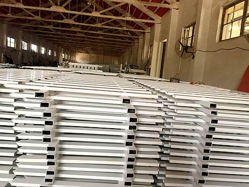 PVC護(hù)欄 PVC護(hù)欄