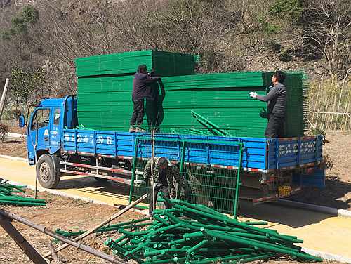 現貨南京護欄網卸貨中 現貨南京護欄網卸貨中