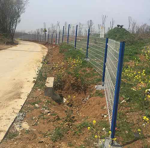 桃形柱護欄網價格 桃形柱護欄網價格